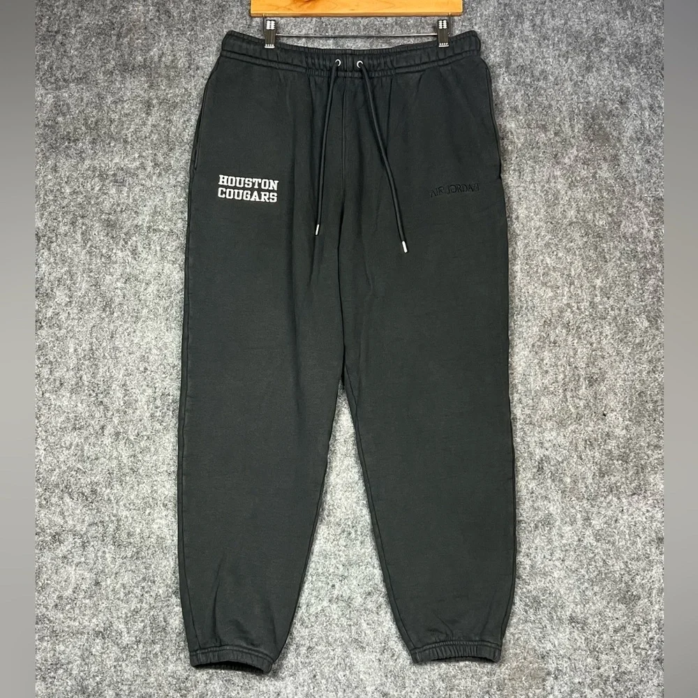 Vintage Jordan Men's Black Joggers with Houston Cougars Logo Size XL